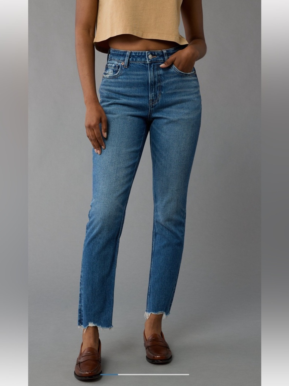 AE High-Rise Strigid Mom Jean NWT